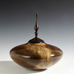 Walnut crotch hollow form (2018) Walnut crotch hollow form (2018)